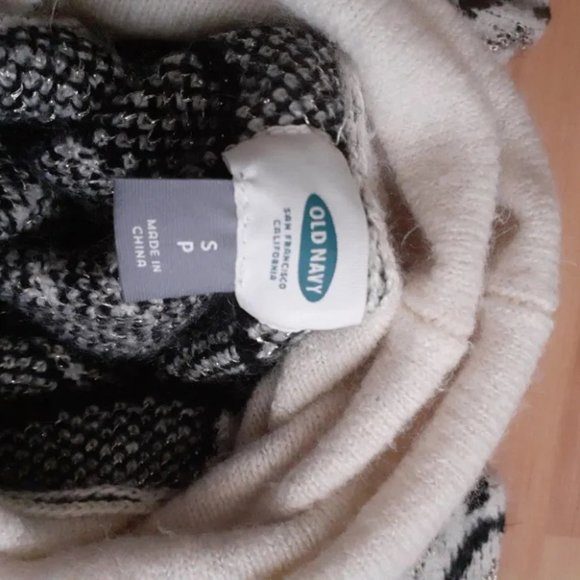 Turtleneck sweater - Picture 3 of 3